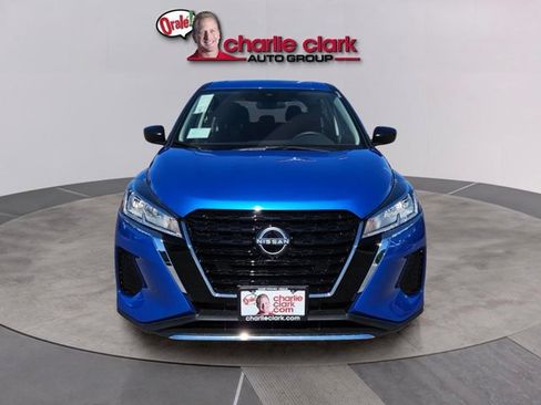 Certified 2025 Nissan Kicks Play S FWD image 9