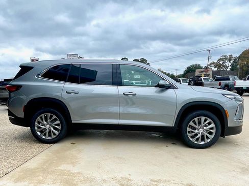 New 2026 Buick Enclave Preferred image 2