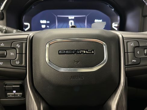 Used 2023 GMC Yukon XL Denali Ultimate AWD/4WD image 16