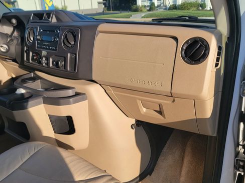 Used 2010 Ford E-350 and Econoline 350 Super Duty image 10
