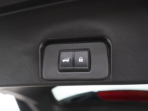 Used 2023 Nissan Rogue SL image 10