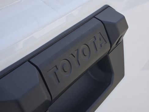 Used 2026 Toyota Tacoma SR5 image 7