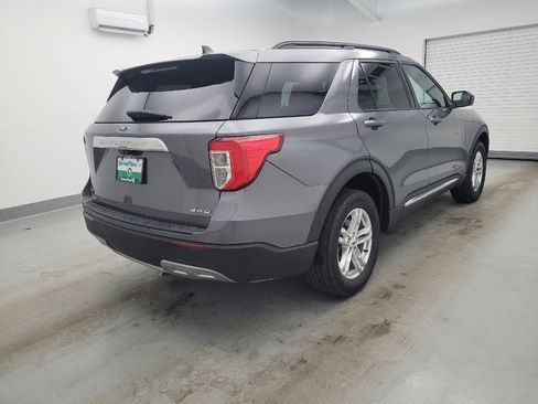 Used 2022 Ford Explorer XLT w/ Equipment Group 202A AWD/4WD image 9