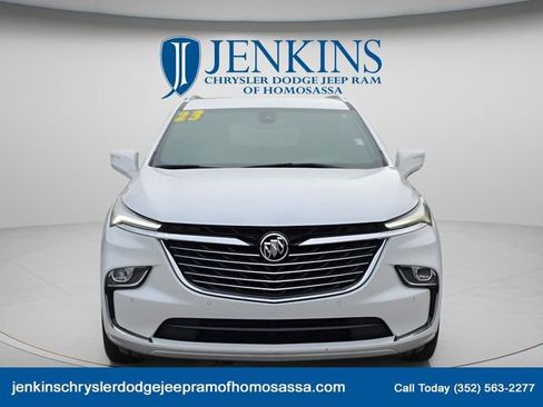 Used 2023 Buick Enclave Essence FWD image 11