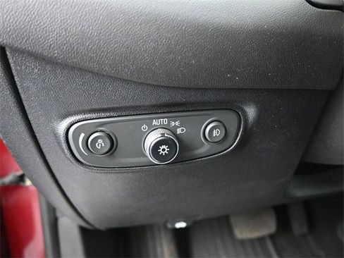 Used 2018 Chevrolet Equinox Premier image 23