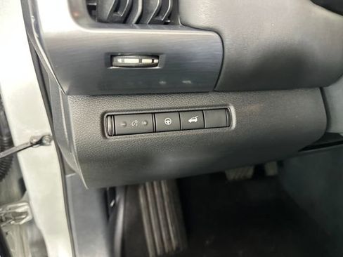 Used 2022 Nissan Pathfinder SL w/ SL Premium Package image 19