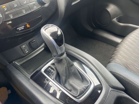 Used 2017 Nissan Rogue S FWD image 23