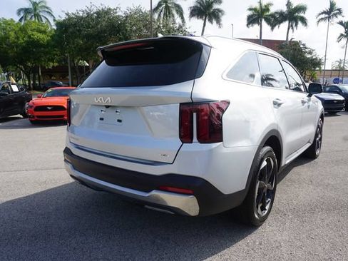 Used 2025 Kia Sorento EX FWD image 7