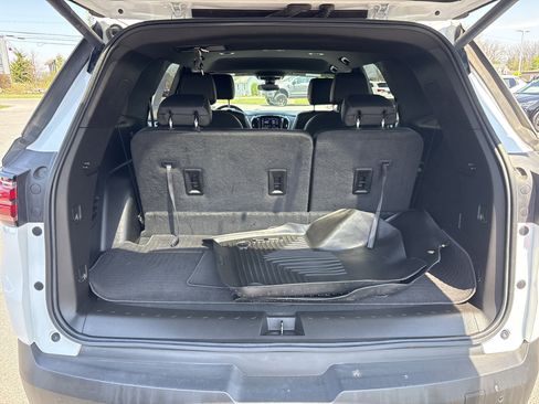 Used 2023 Chevrolet Traverse LT AWD/4WD image 7