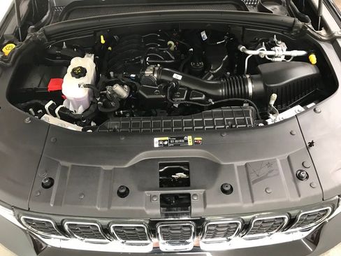 Used 2025 Jeep Grand Cherokee Limited image 35