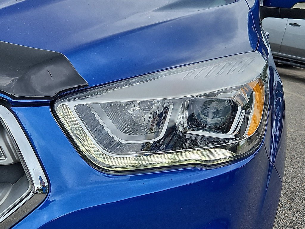 Used 2017 Ford Escape Titanium FWD image 9