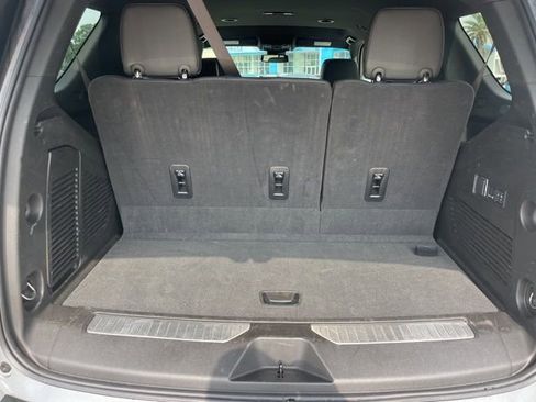 Used 2025 Chevrolet Tahoe Premier RWD image 6