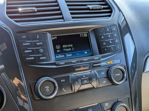 Used 2018 Ford Explorer FWD image 15