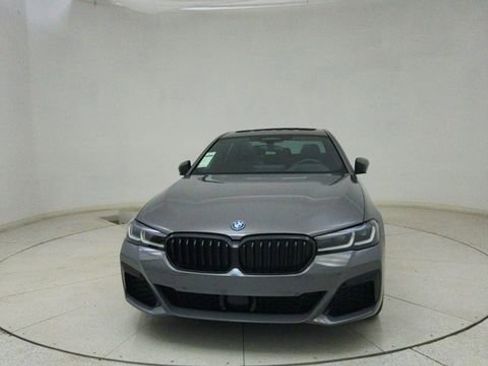 Used 2022 BMW 530e xDrive w/ Executive Package image 70
