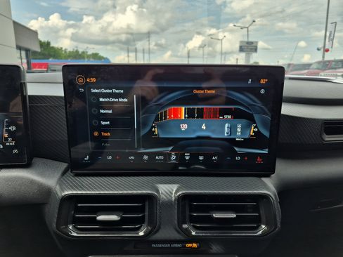 Used 2025 Ford Mustang Coupe RWD image 33