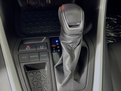 Used 2024 Toyota RAV4 XLE Premium image 24