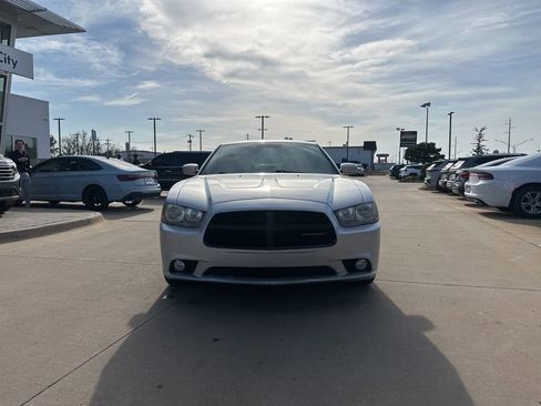 Used 2012 Dodge Charger SXT Plus image 2