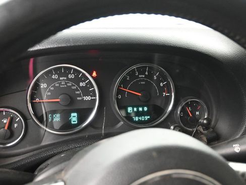 Used 2015 Jeep Wrangler Unlimited Sport w/ Connectivity Group image 17