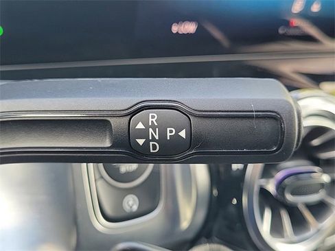 Used 2023 Mercedes-Benz GLB 250 image 13