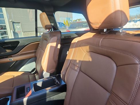 Used 2023 Lincoln Aviator Reserve w/ Equipment Group 201A image 26