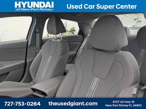 Certified 2023 Hyundai Elantra SEL w/ Preferred Accessory Package FWD image 3