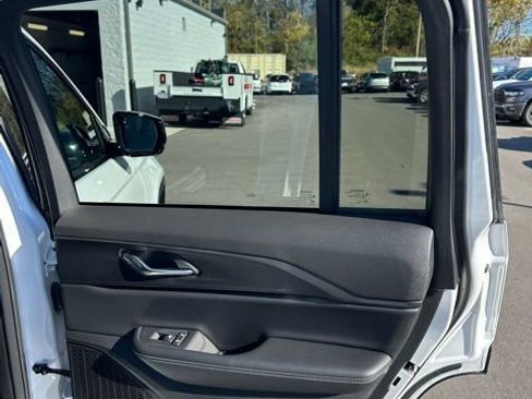 Certified 2025 Jeep Grand Cherokee Altitude image 33