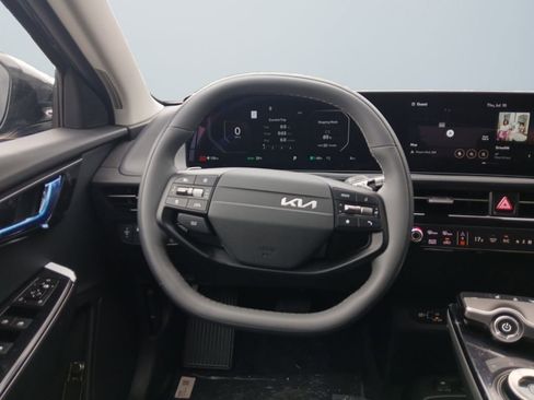 New 2025 Kia EV6 Light w/ Light LR Technology Package image 12