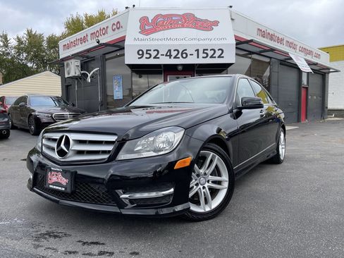 Used 2013 Mercedes-Benz C 300 4MATIC Sedan image 1