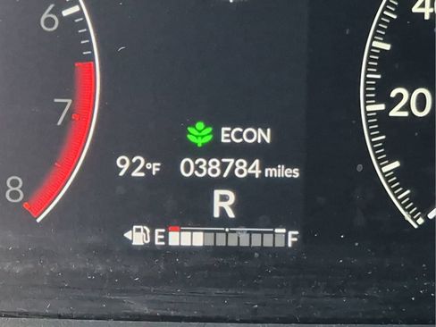 Used 2023 Honda Pilot EX-L image 11