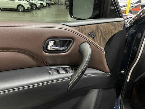 Used 2022 INFINITI QX80 Premium Select w/ Cargo Package AWD/4WD image 17