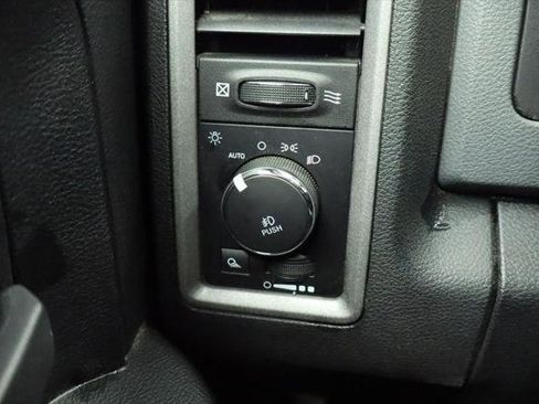 Certified 2018 RAM 1500 Express w/ Express Value Package AWD/4WD image 34
