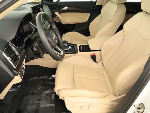 Used 2021 Audi Q5 Prestige w/ Prestige Package image 24