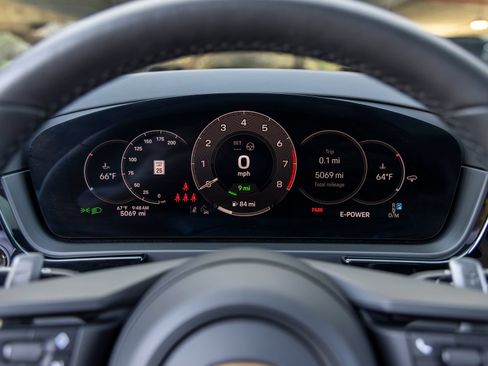 Certified 2025 Porsche Cayenne S AWD/4WD image 42