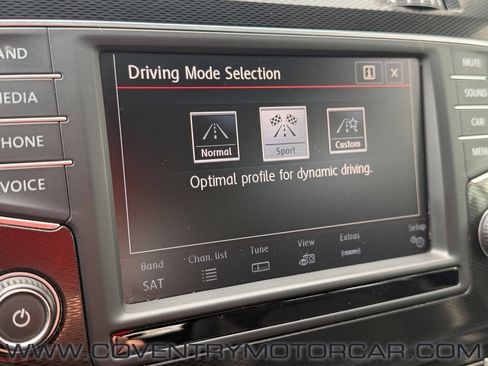 Used 2017 Volkswagen GTI SE FWD image 24