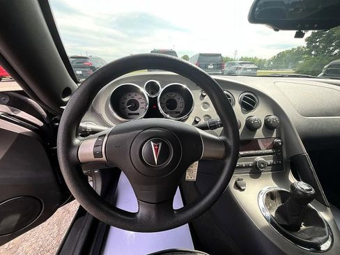 Used 2008 Pontiac Solstice Convertible RWD image 28