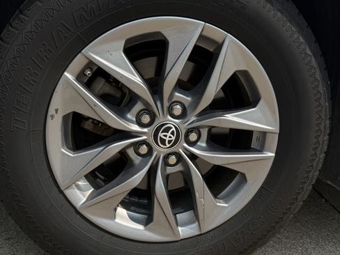 Used 2023 Toyota Sienna LE FWD image 10