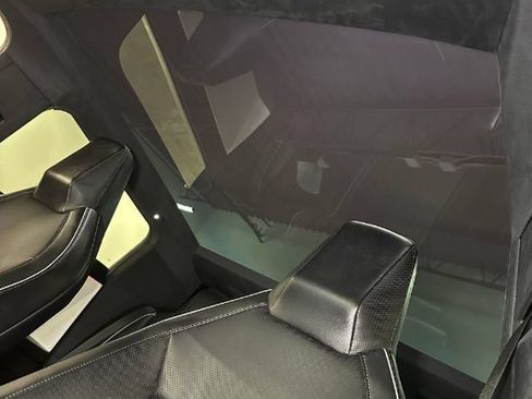Used 2024 Tesla Cybertruck AWD Crew Cab image 40