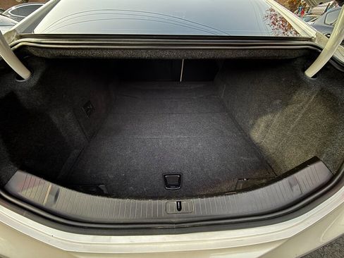 Used 2013 Cadillac XTS Premium image 11