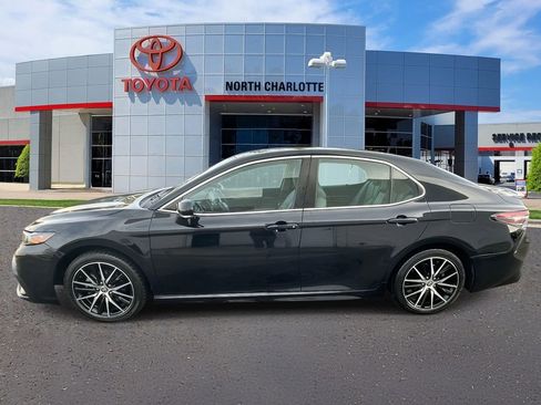 Used 2023 Toyota Camry SE image 6