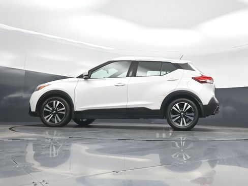 Used 2020 Nissan Kicks SV FWD image 8