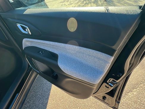 Used 2025 Jeep Compass Sport image 18