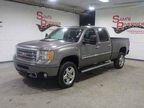 Used 2013 GMC Sierra 2500 Denali w/ Suspension Package, Off-Road image 1