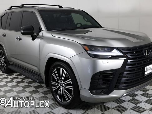 Used 2024 Lexus LX 600 4WD w/ Luxury Package image 3