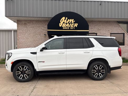 Used 2023 GMC Yukon AT4 w/ LPO, Floor Liner Package image 2