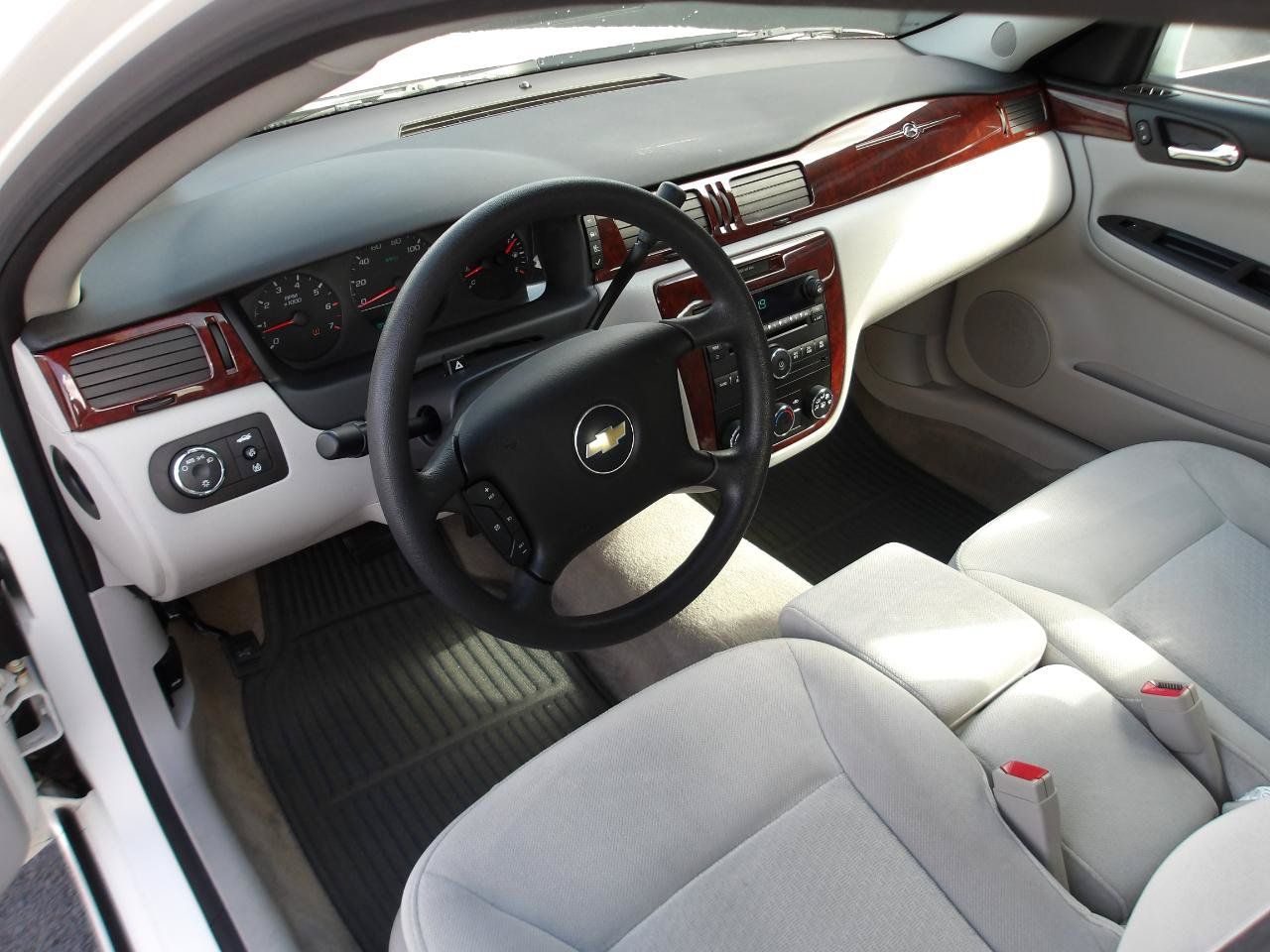 Used 2007 Chevrolet Impala LS FWD image 9