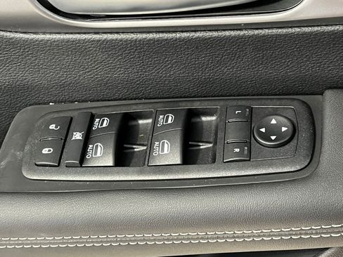 New 2026 Chrysler Pacifica Select image 26