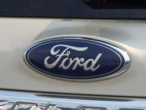 Used 2017 Ford Explorer Limited FWD image 15