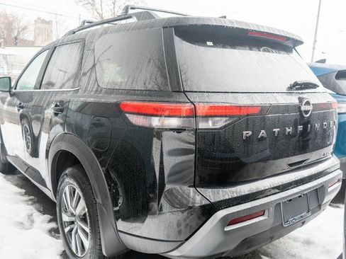 New 2026 Nissan Pathfinder SL image 5