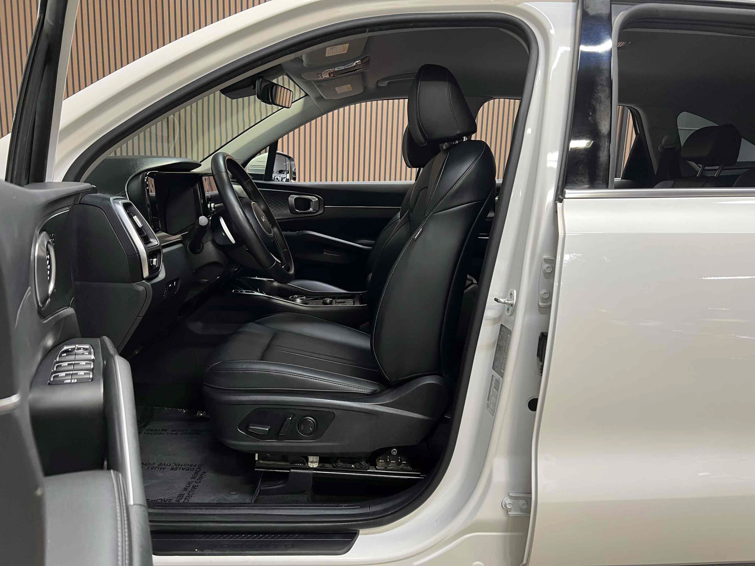 Used 2022 Kia Sorento S FWD image 6