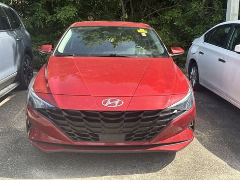 Used 2023 Hyundai Elantra SEL w/ Convenience Package FWD image 11